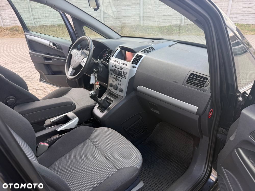 Opel Zafira 1.6 - 24