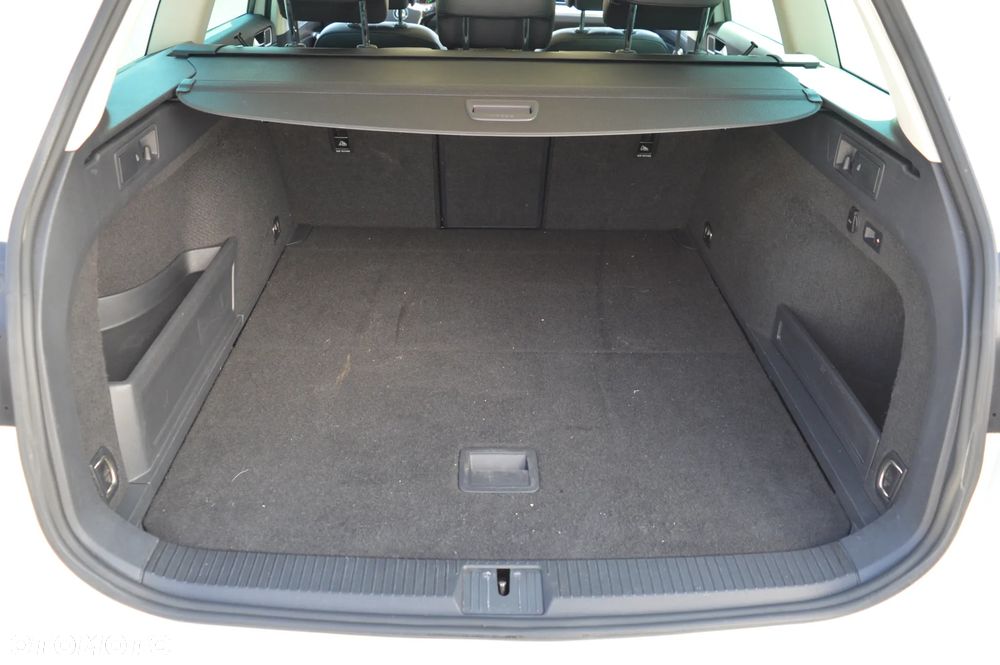 Volkswagen Passat 2.0 TDI Bi-Turbo BMT 4Mot Highline DSG - 16