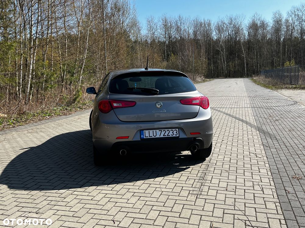 Alfa Romeo Giulietta 2.0 JTDM Distinctive - 8