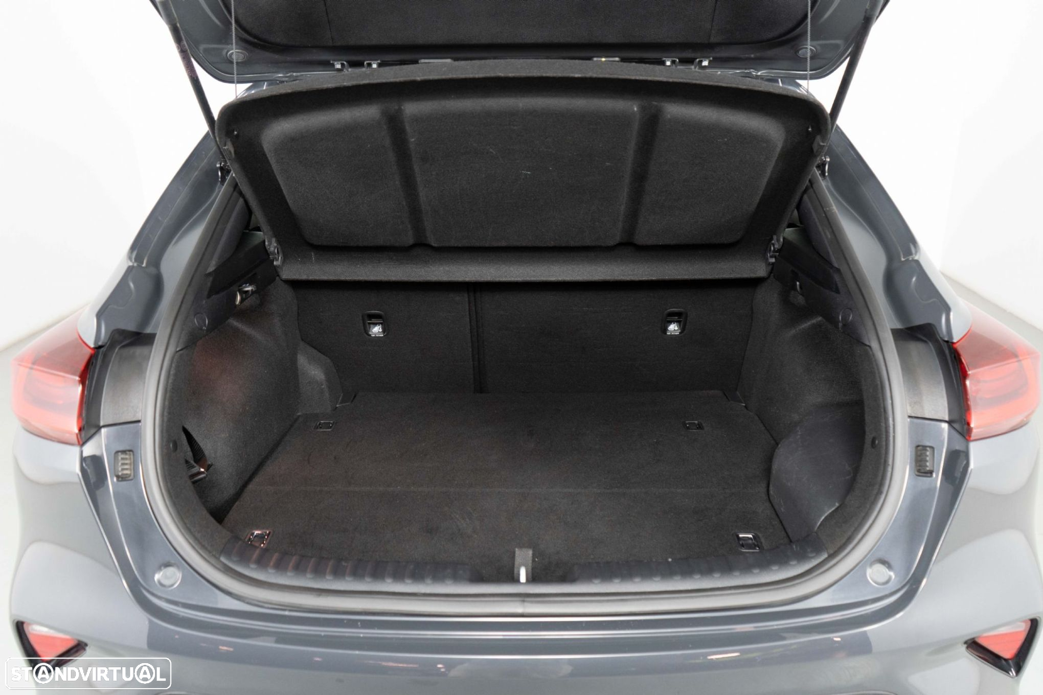 Kia XCeed 1.6 GDi PHEV Drive - 13