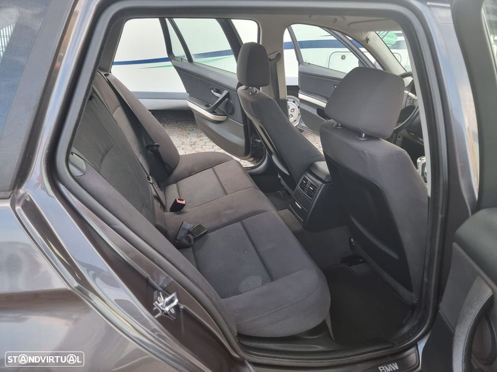 BMW 320 d Touring - 22