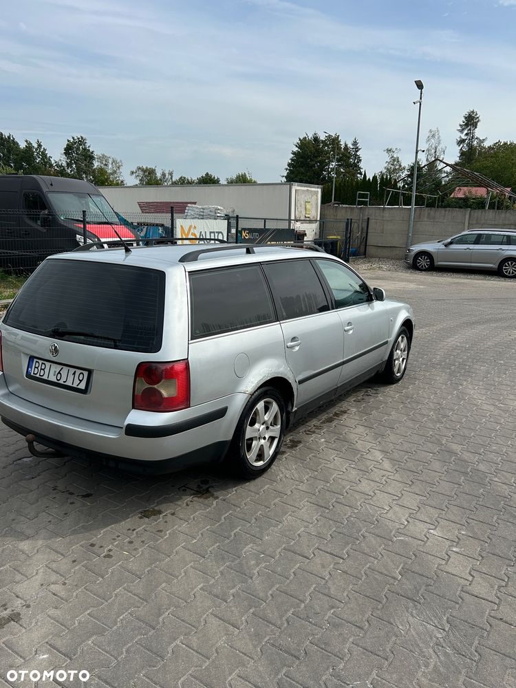 Volkswagen Passat 1.9 TDI Comfortline - 4