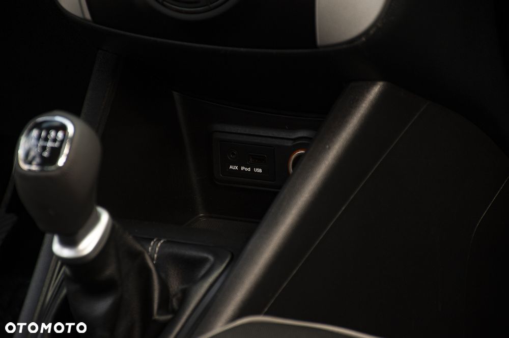 Kia Venga 1.4 CVVT Titanium Collection - 21