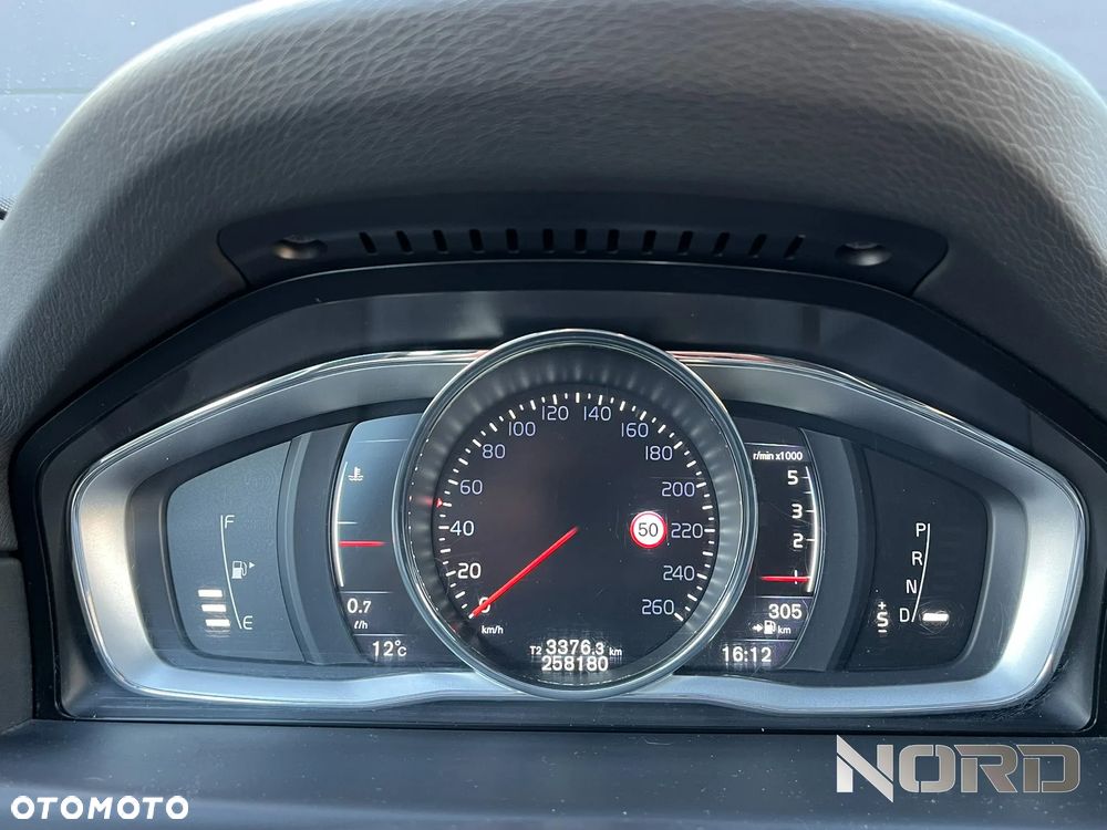 Volvo V70 D2 Geartronic Momentum - 26
