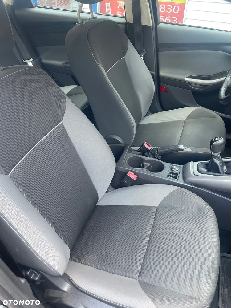 Ford Focus 1.6 Ambiente - 12