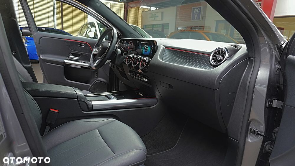 Mercedes-Benz GLA 200 - 15