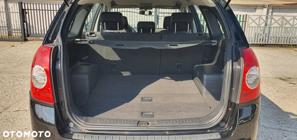 Chevrolet Captiva 2.4 LS 5os - 28