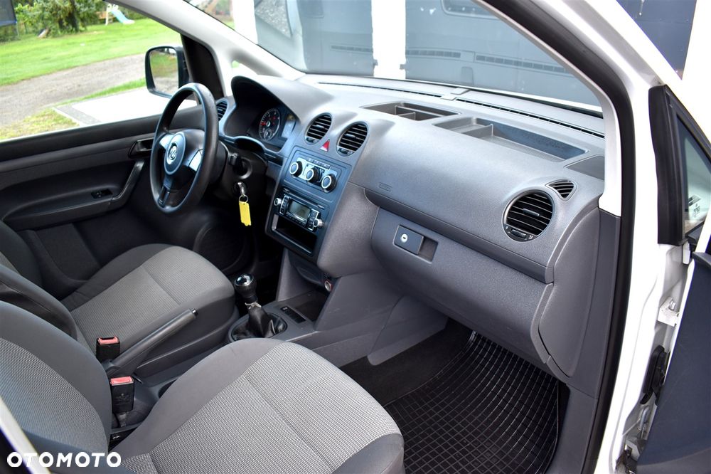 Volkswagen Caddy Maxi Comfortline BMT - 26