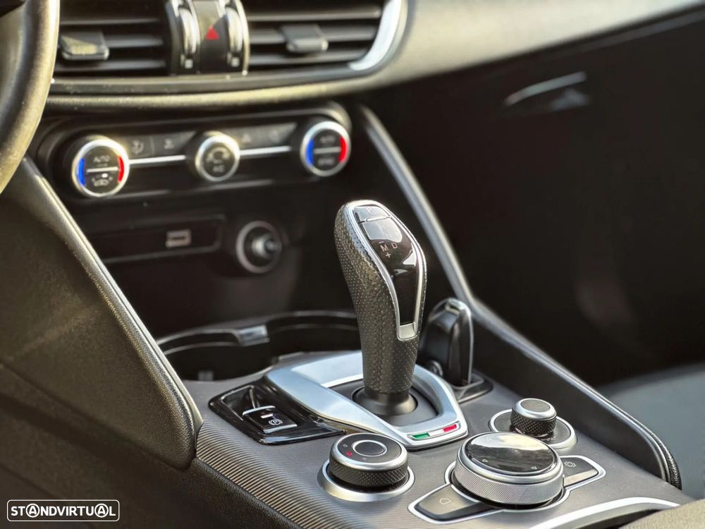 Alfa Romeo Giulia 2.2 D Sprint AT8 - 21