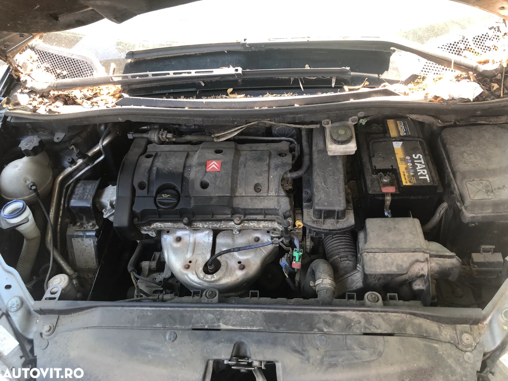 Dezmembrez Citroen C4 gri bleo 2006 benzina - 7