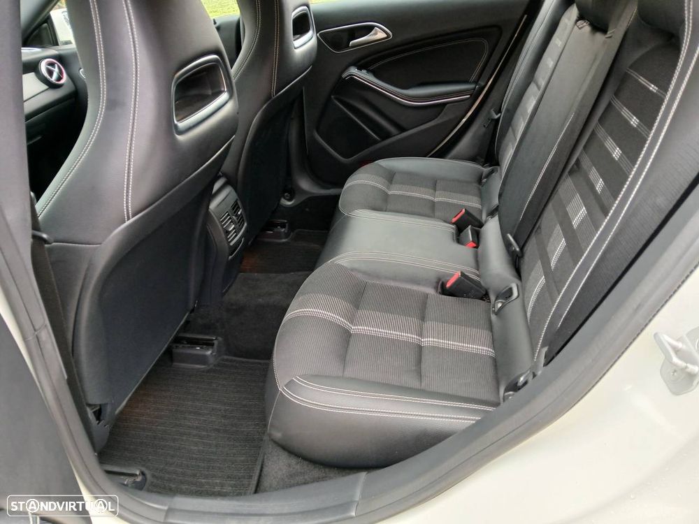 Mercedes-Benz CLA 200 d Shooting Brake Urban - 13