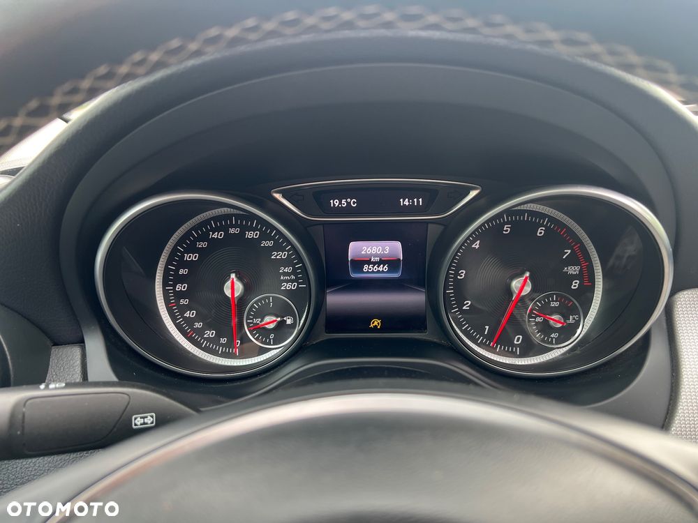 Mercedes-Benz CLA 180 - 14