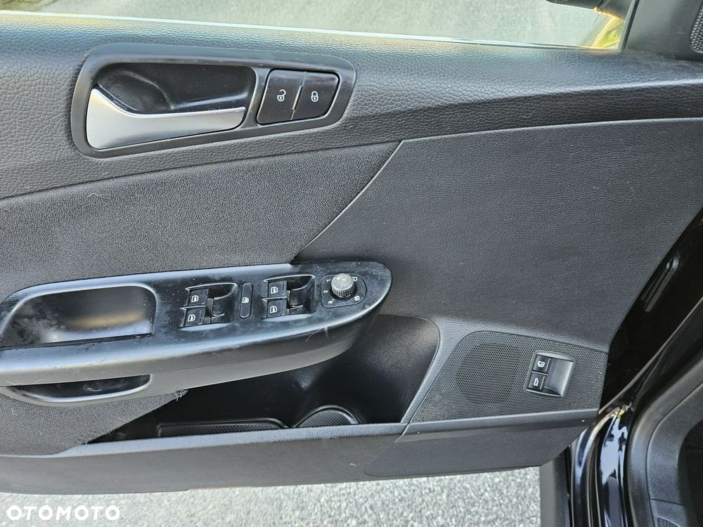 Volkswagen Passat - 13