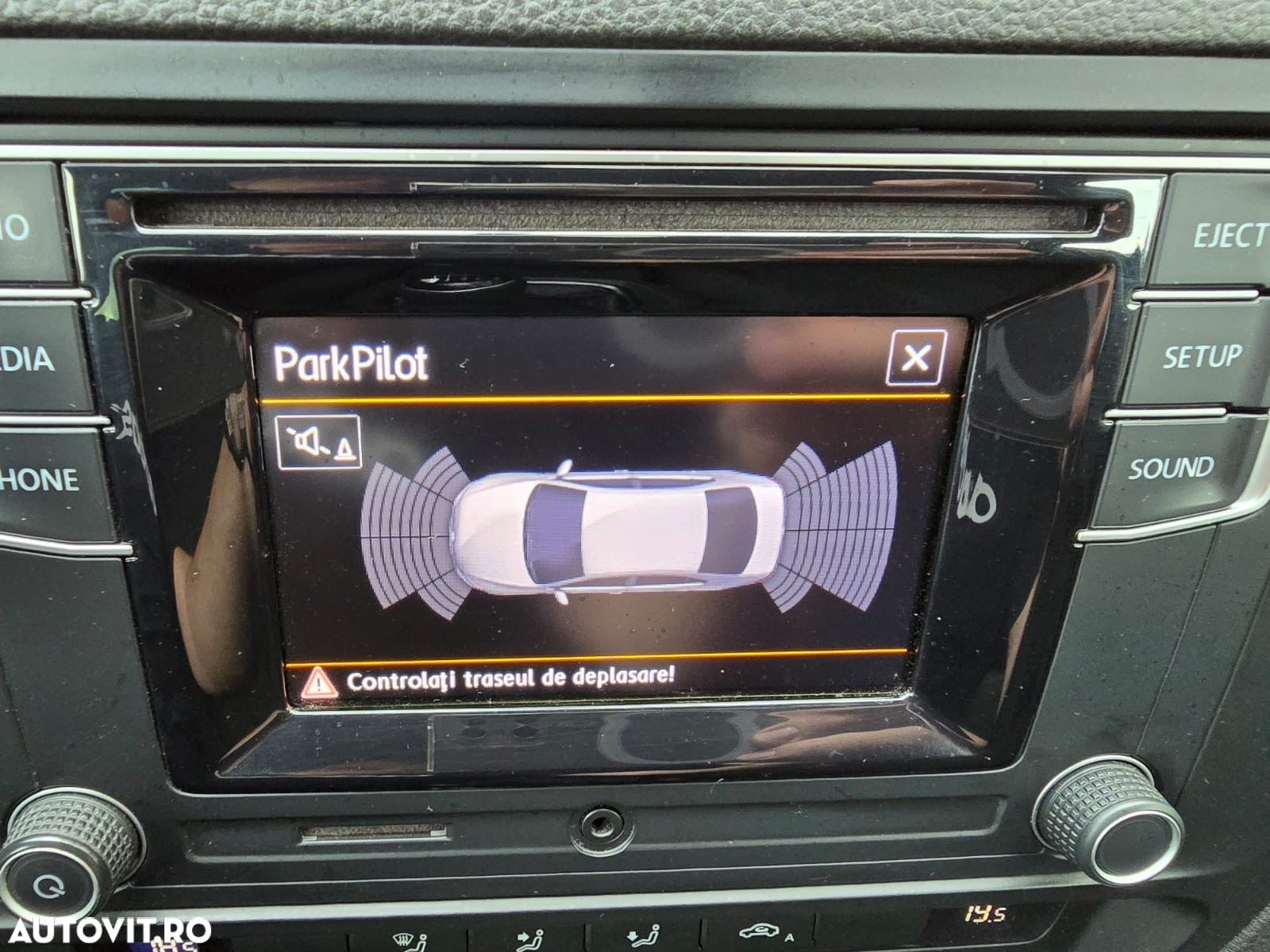Volkswagen Jetta 2.0 TDI Comfortline - 24