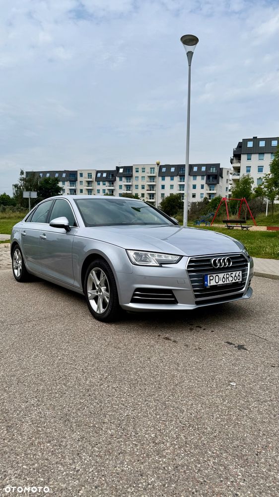 Audi A4 Limousine 1.4 TFSI Design - 9