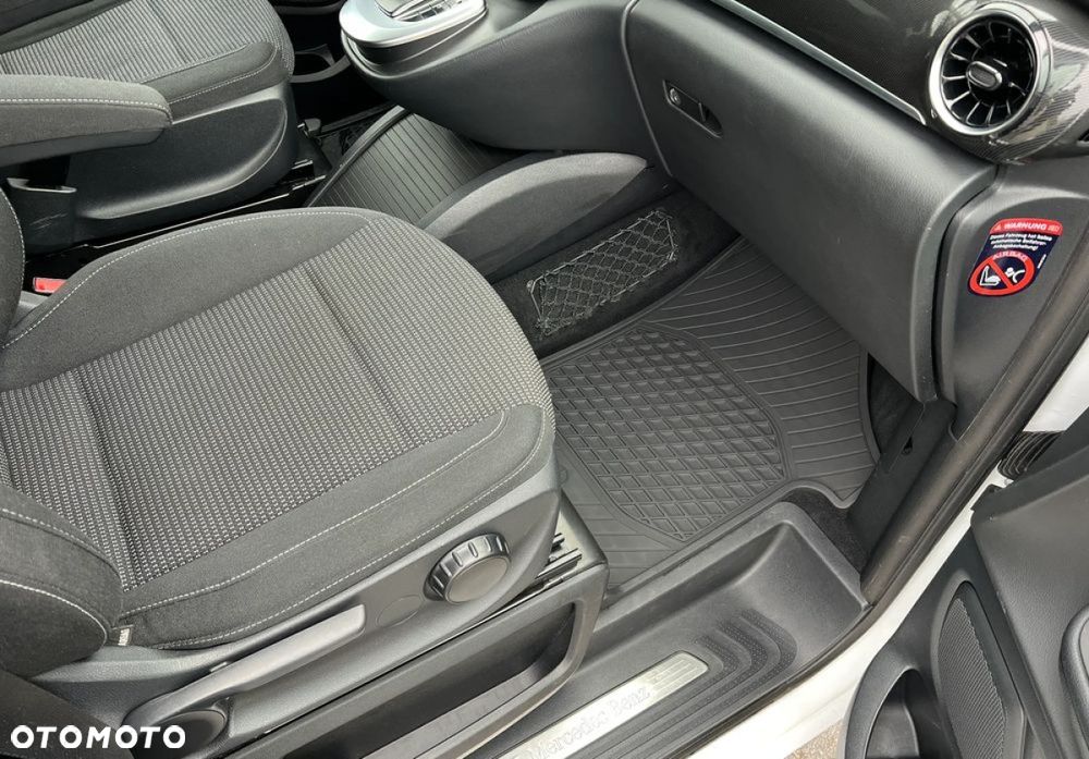 Mercedes-Benz Klasa V 220 d kompakt 9G-TRONIC Edition - 22