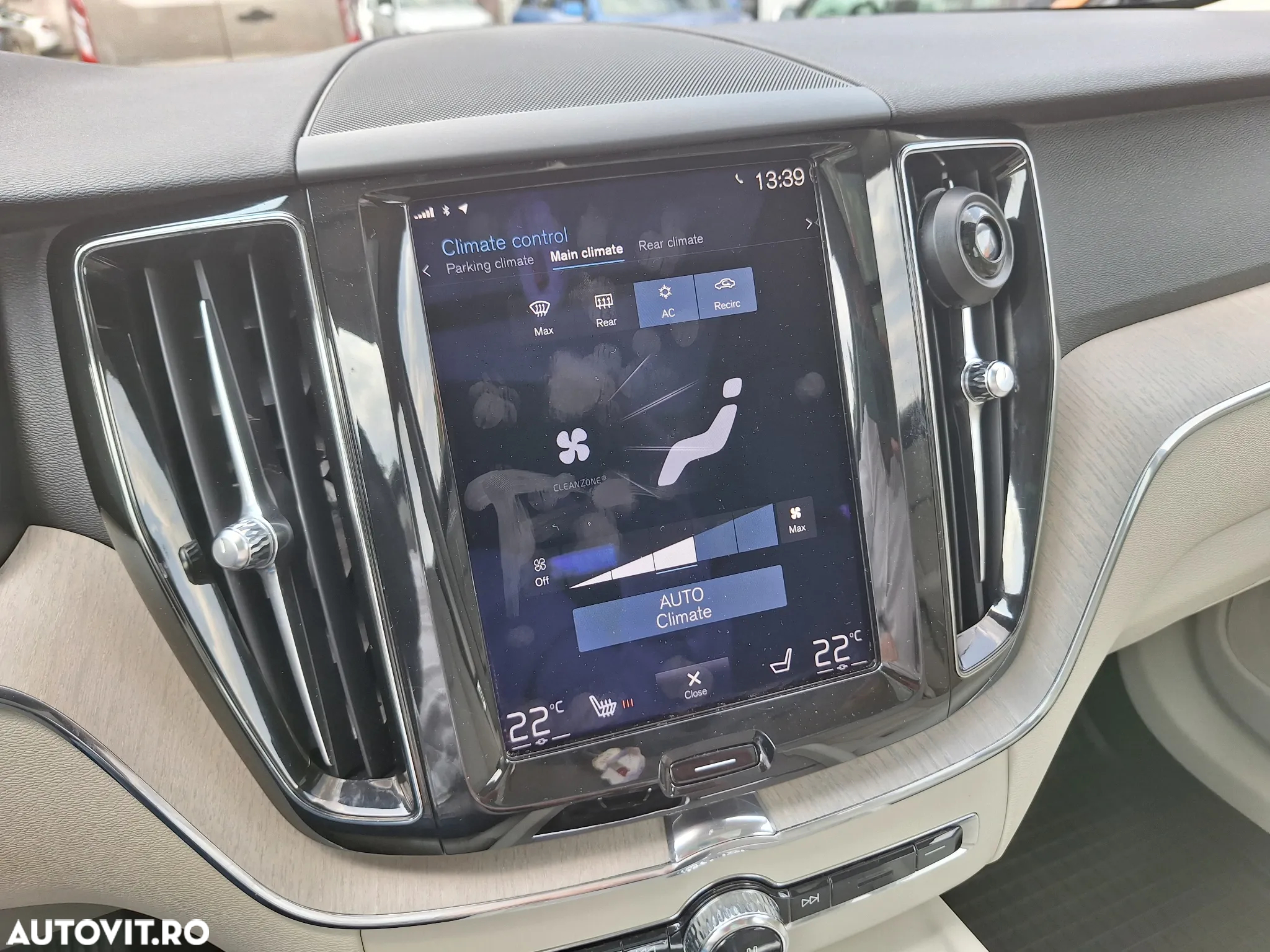 Volvo XC 60 D5 AWD Inscription - 25
