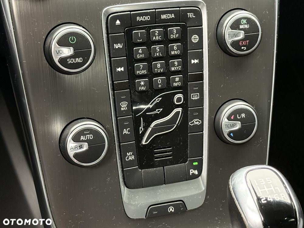 Volvo V40 D2 Drive-E Momentum - 21