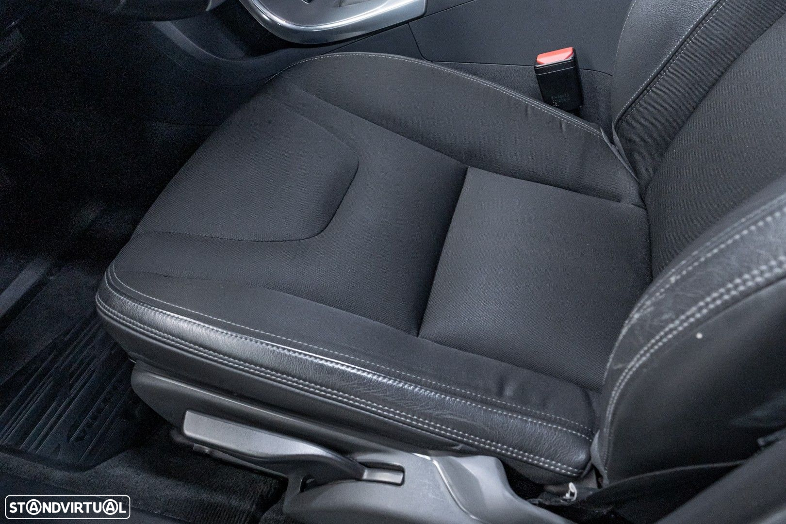 Volvo V60 2.4 D6 Momentum AWD Phev - 20