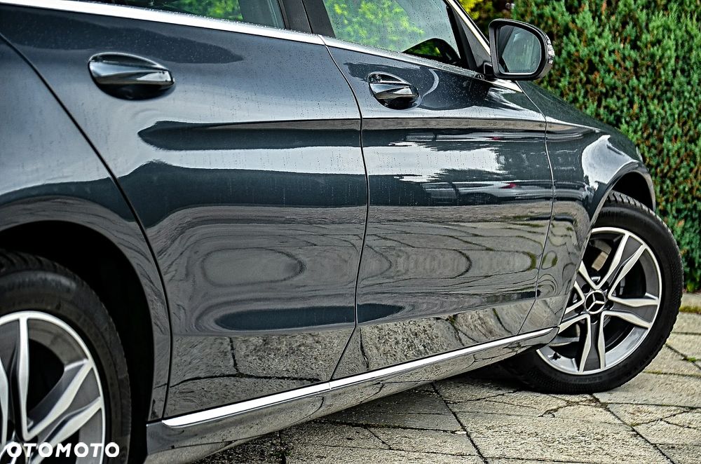 Mercedes-Benz Klasa C 180 T 7G-TRONIC Exclusive - 17
