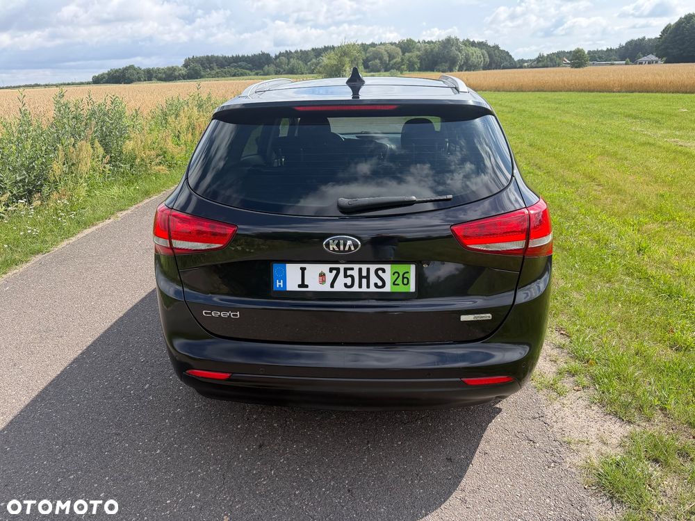 Kia Ceed - 8