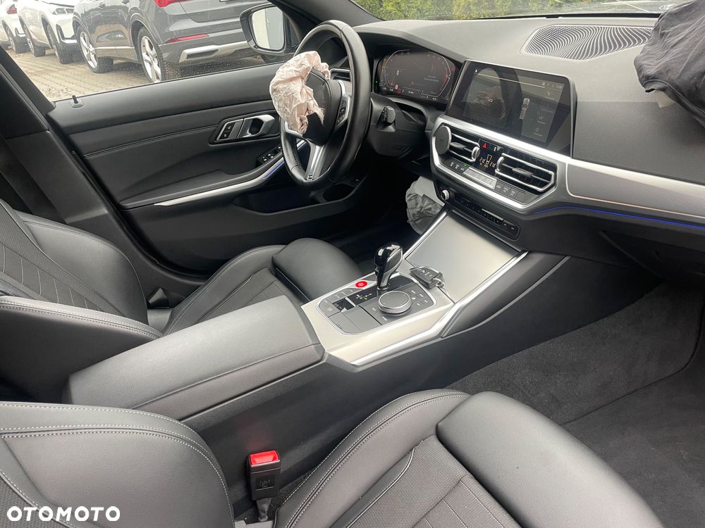 BMW Seria 3 318d Sport Line - 8