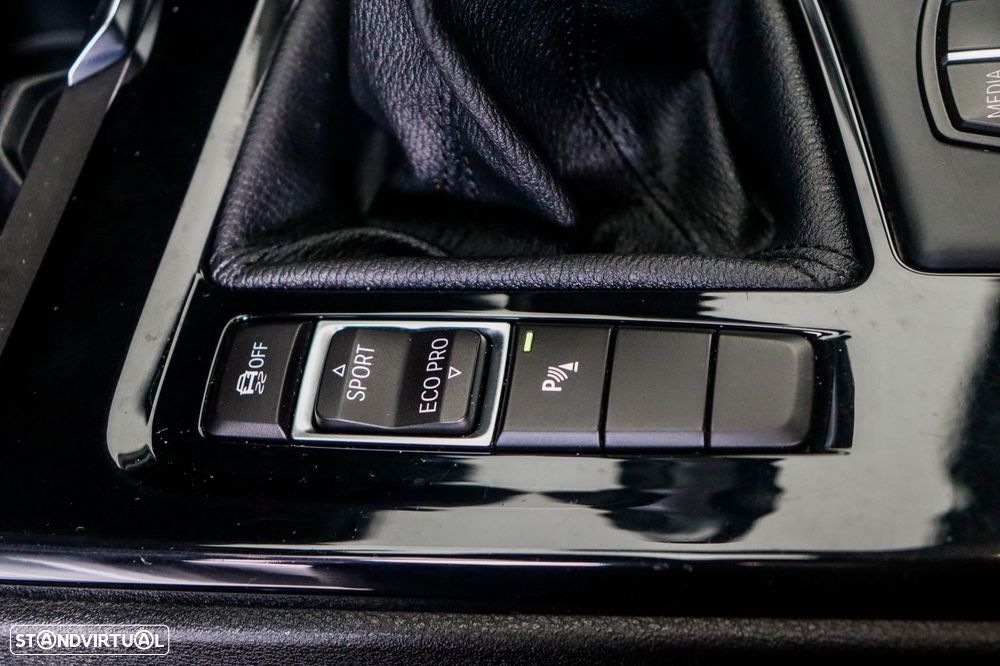 BMW X1 16 d sDrive Line xLine - 26