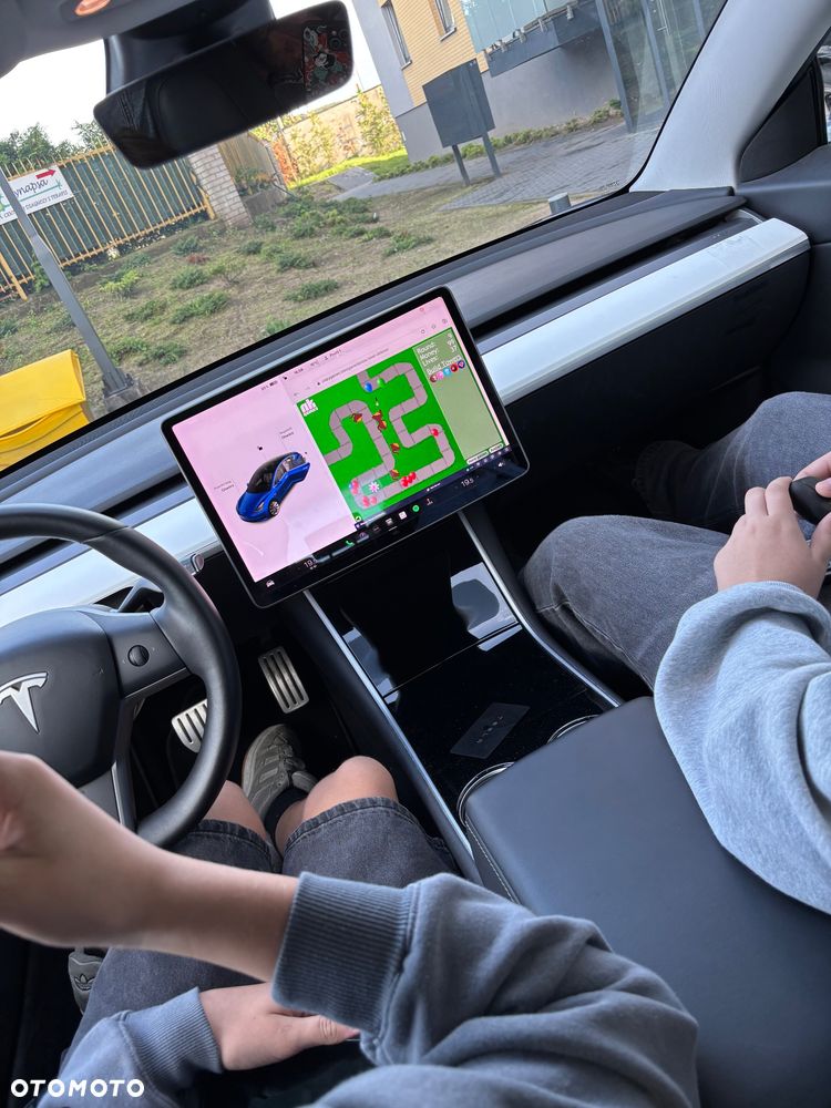 Tesla Model 3 - 26