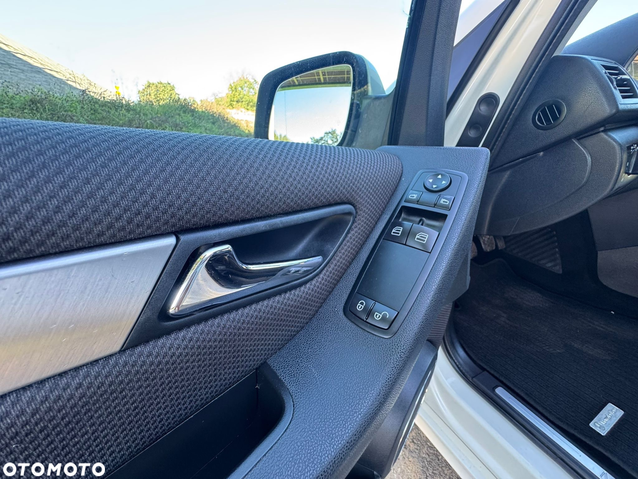 Mercedes-Benz Klasa A 160 BlueEFFICIENCY Special Edition - 35