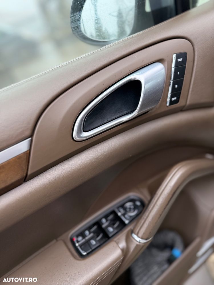 Porsche Cayenne Diesel Platinum Edition - 15