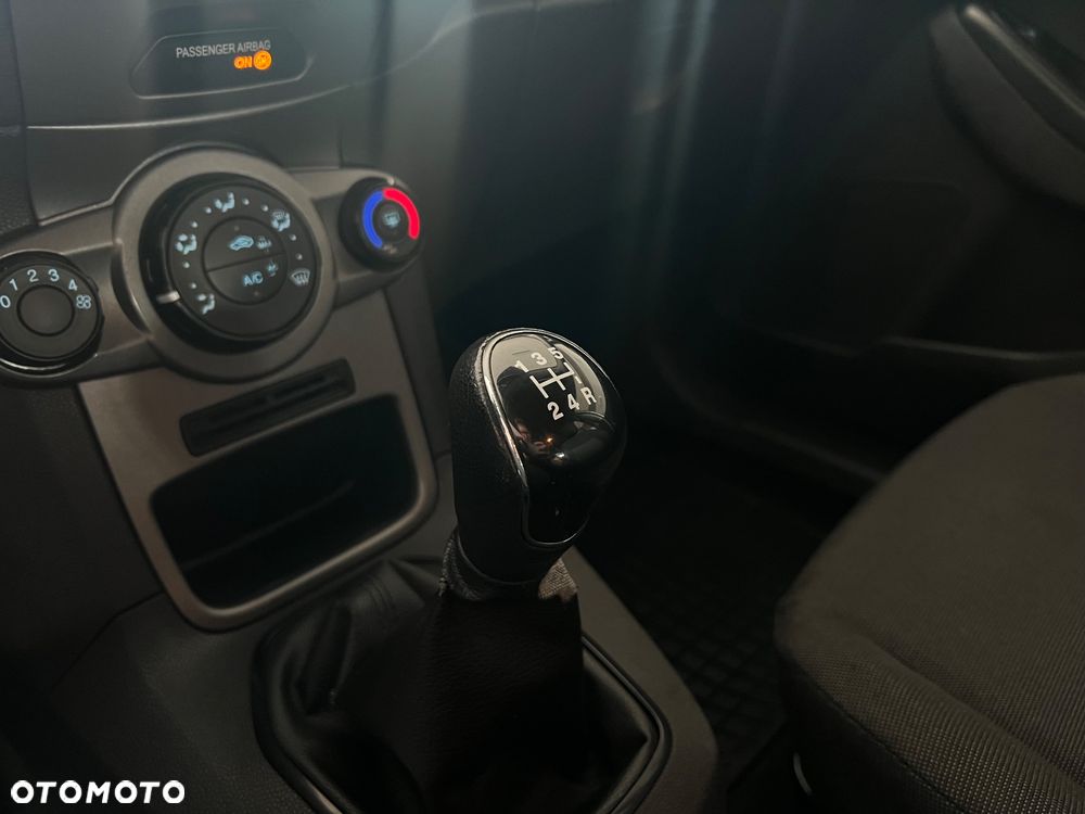 Ford Fiesta 1.25 Silver X (Trend) EU6 - 26