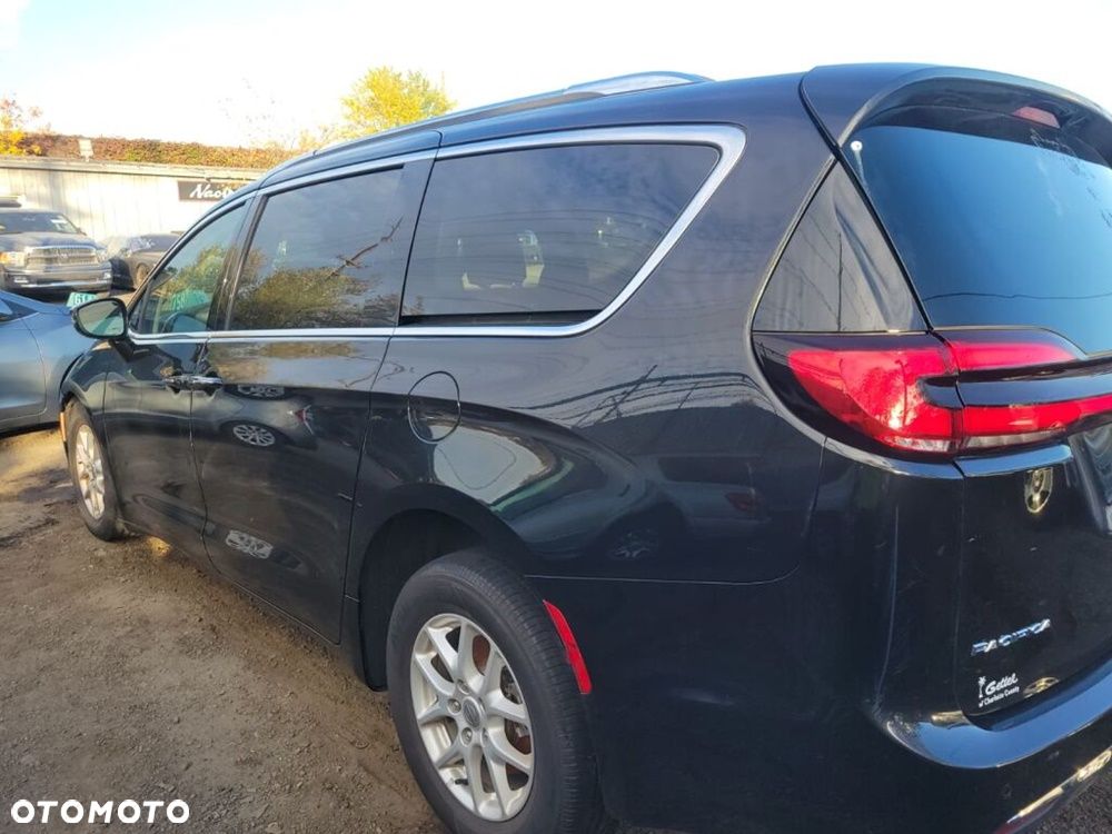 Chrysler Pacifica - 7