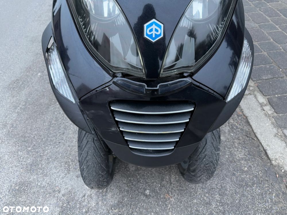 Piaggio MP-3 - 12