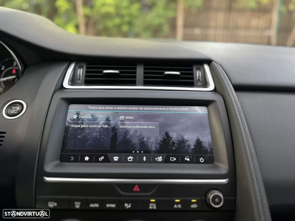 Jaguar E-Pace 2.0 i4D - 29