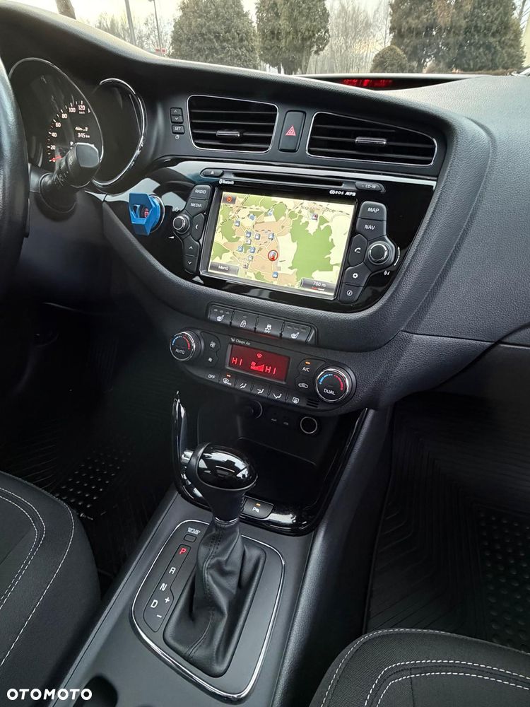 Kia Ceed 1.6 GDI DCT Platinum Edition - 32