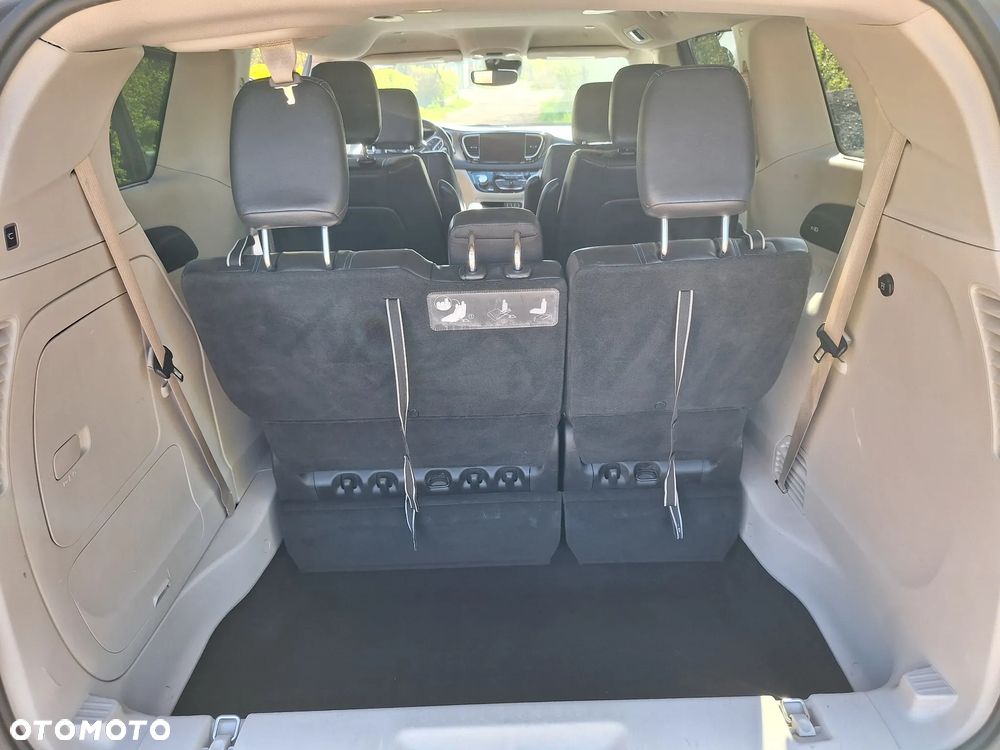 Chrysler Pacifica - 24