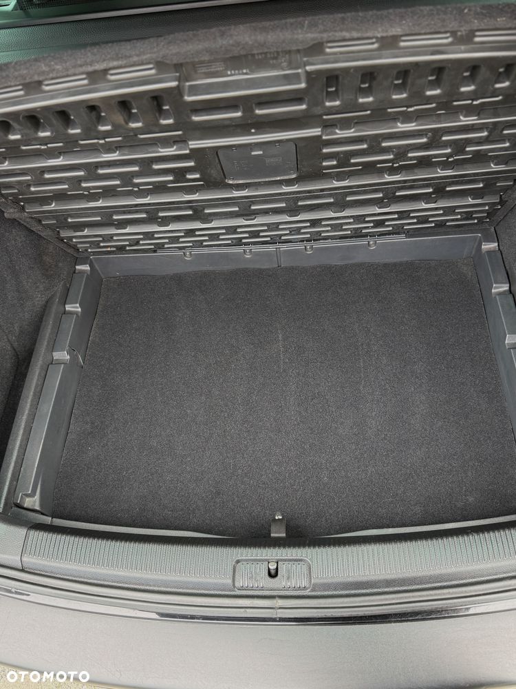 Volkswagen Golf 1.6 TDI DPF Style - 34