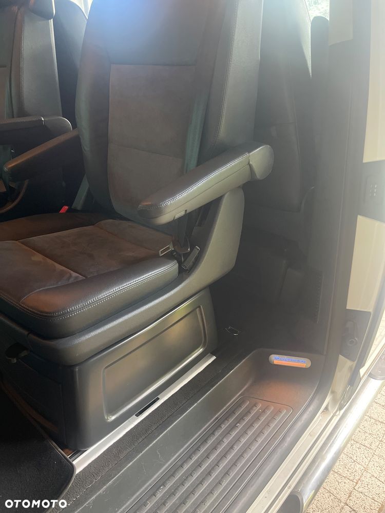 Volkswagen Multivan - 26