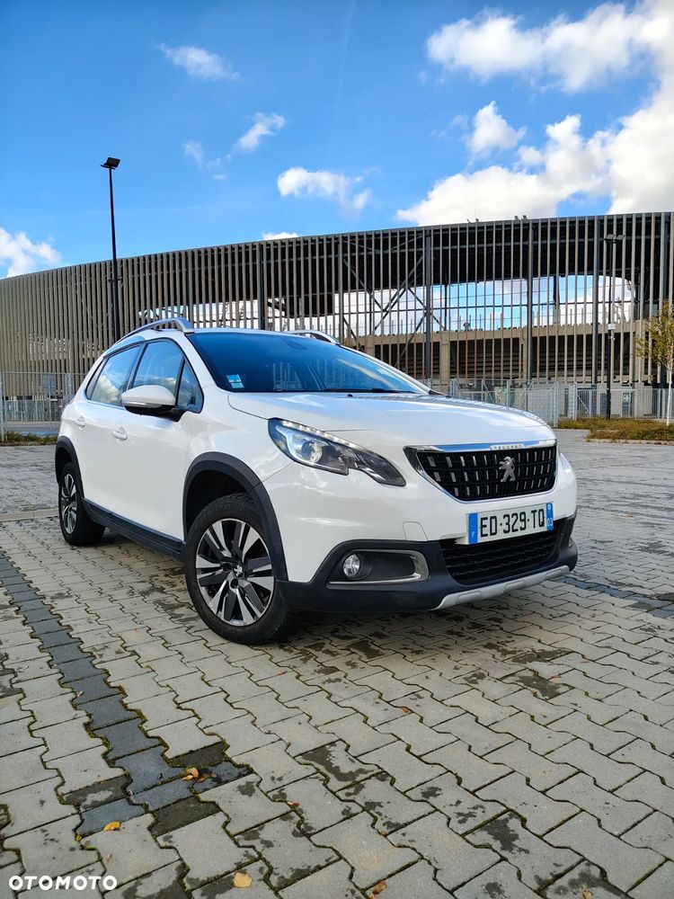 Peugeot 2008 1.2 Pure Tech Allure S&S - 18
