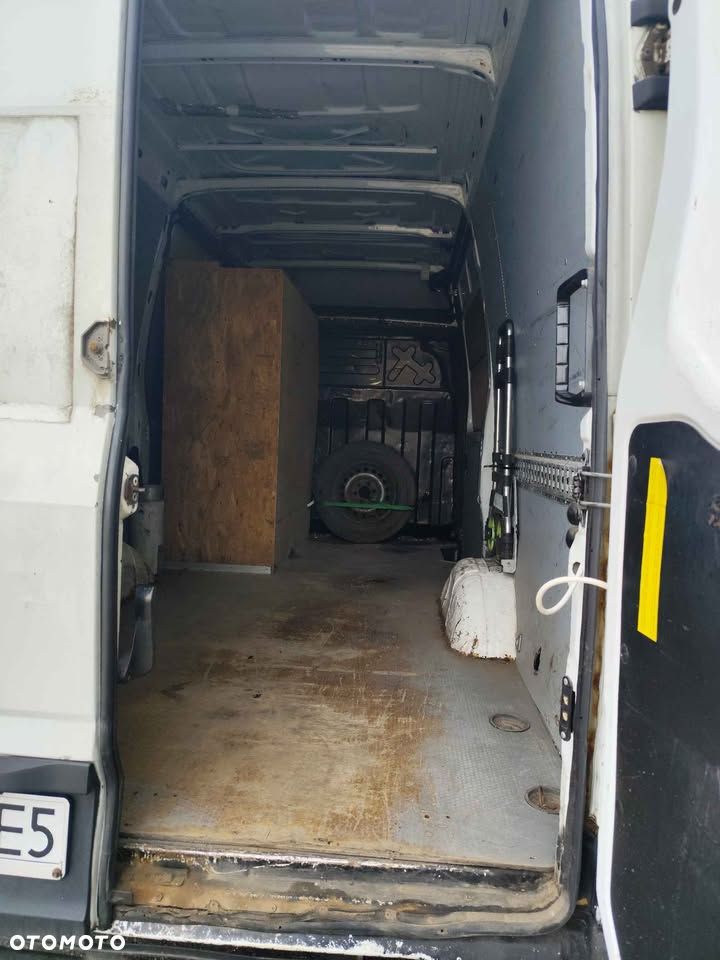 Iveco Daily 2013 photo 5
