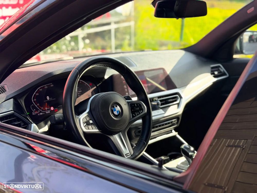 BMW 320 d Pack Desportivo M Auto - 3