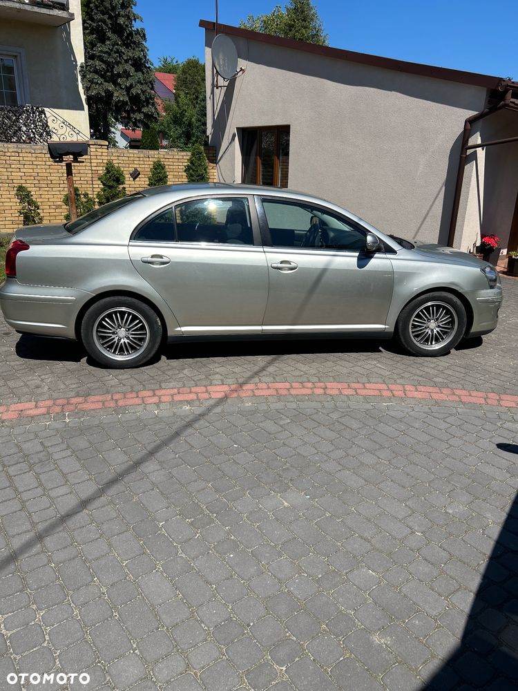 Toyota Avensis 1.6 VVT-i Luna - 6
