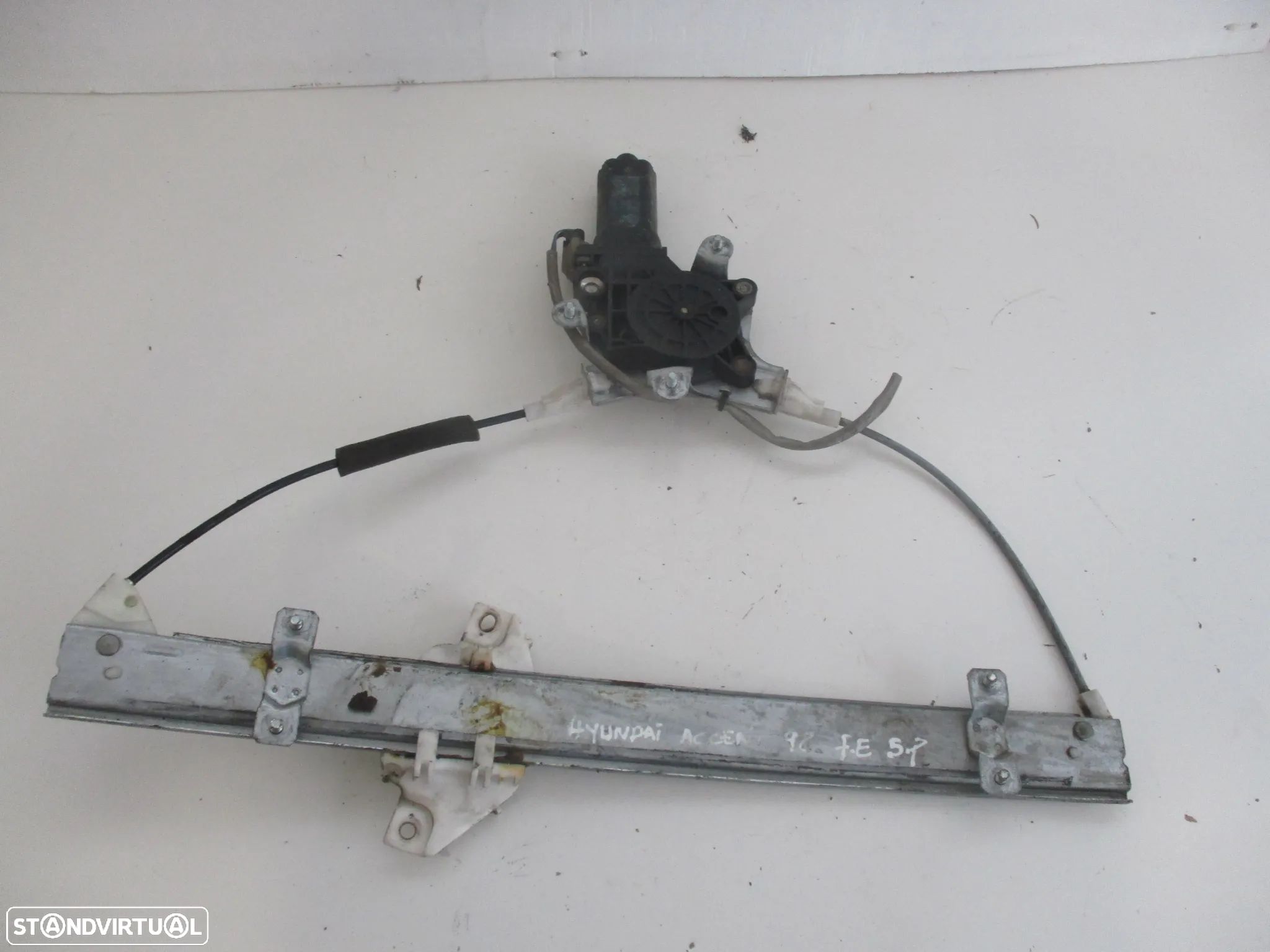 elevador vidro eletrico frente esquerdo hyundai accent 1998 5 portas - 1