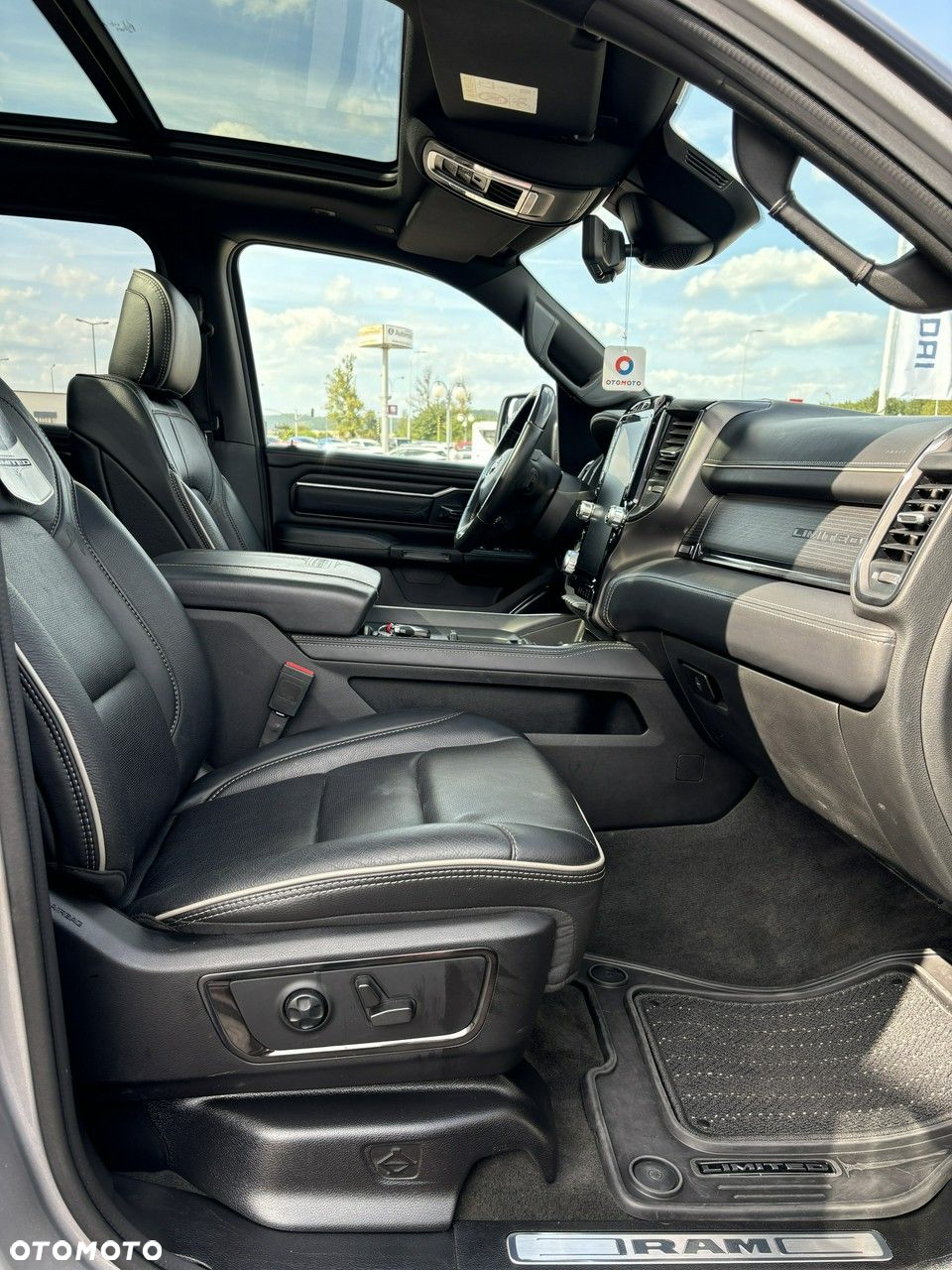 RAM 1500 - 21