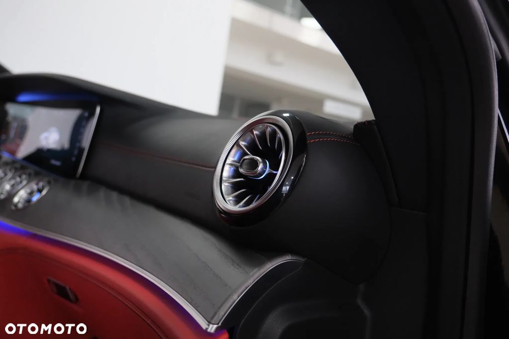 Mercedes-Benz AMG GT 63 4Matic+ Speedshift MCT 9G - 35