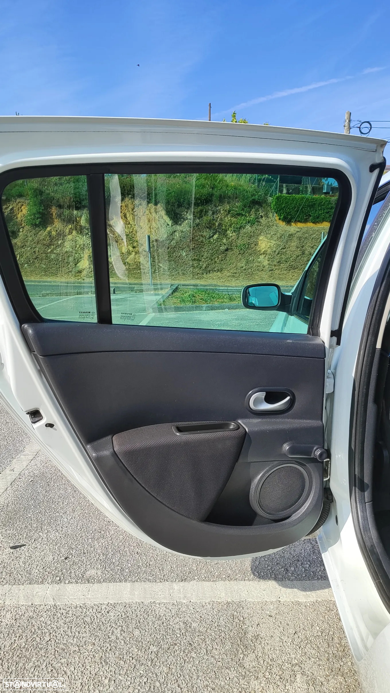Renault Clio 1.5 dCi Dynamique S - 17