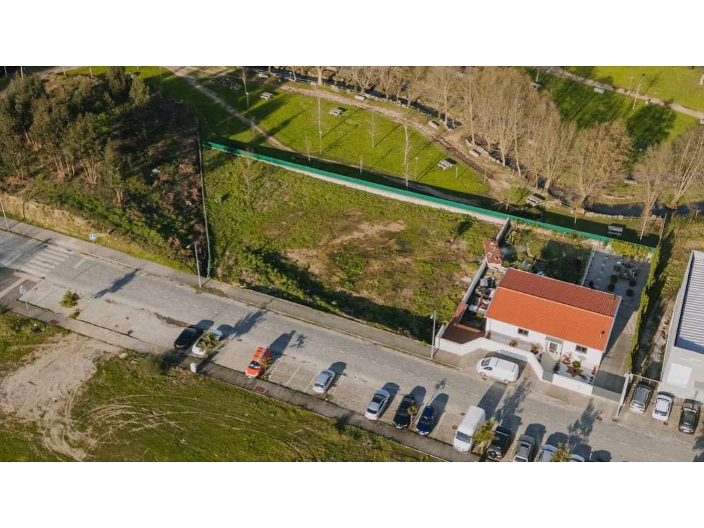 Terreno Junto ao Parque de Cete, Paredes - Grande imagem: 2/9