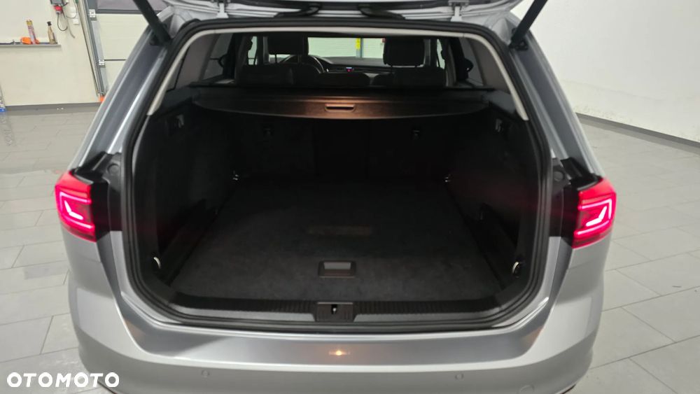 Volkswagen Passat - 9