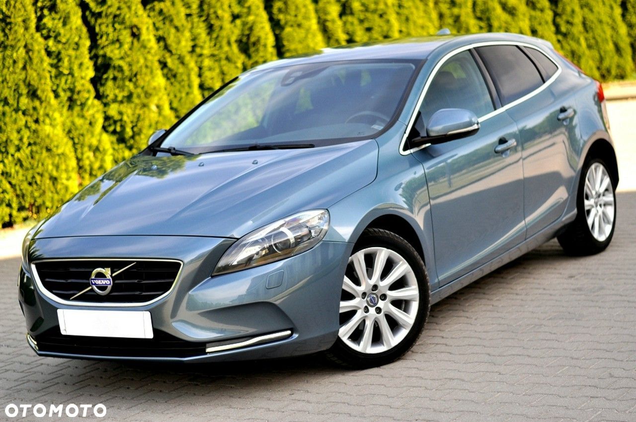Volvo V40 D2 Momentum - 1