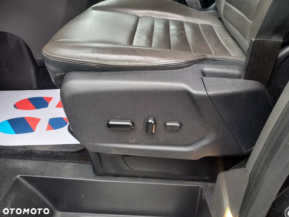 Ford Tourneo Custom - 32